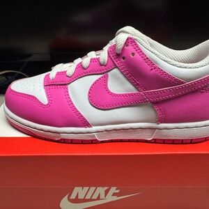 Nike dunk low retro casual kids shoes (2Y) Pink and White
